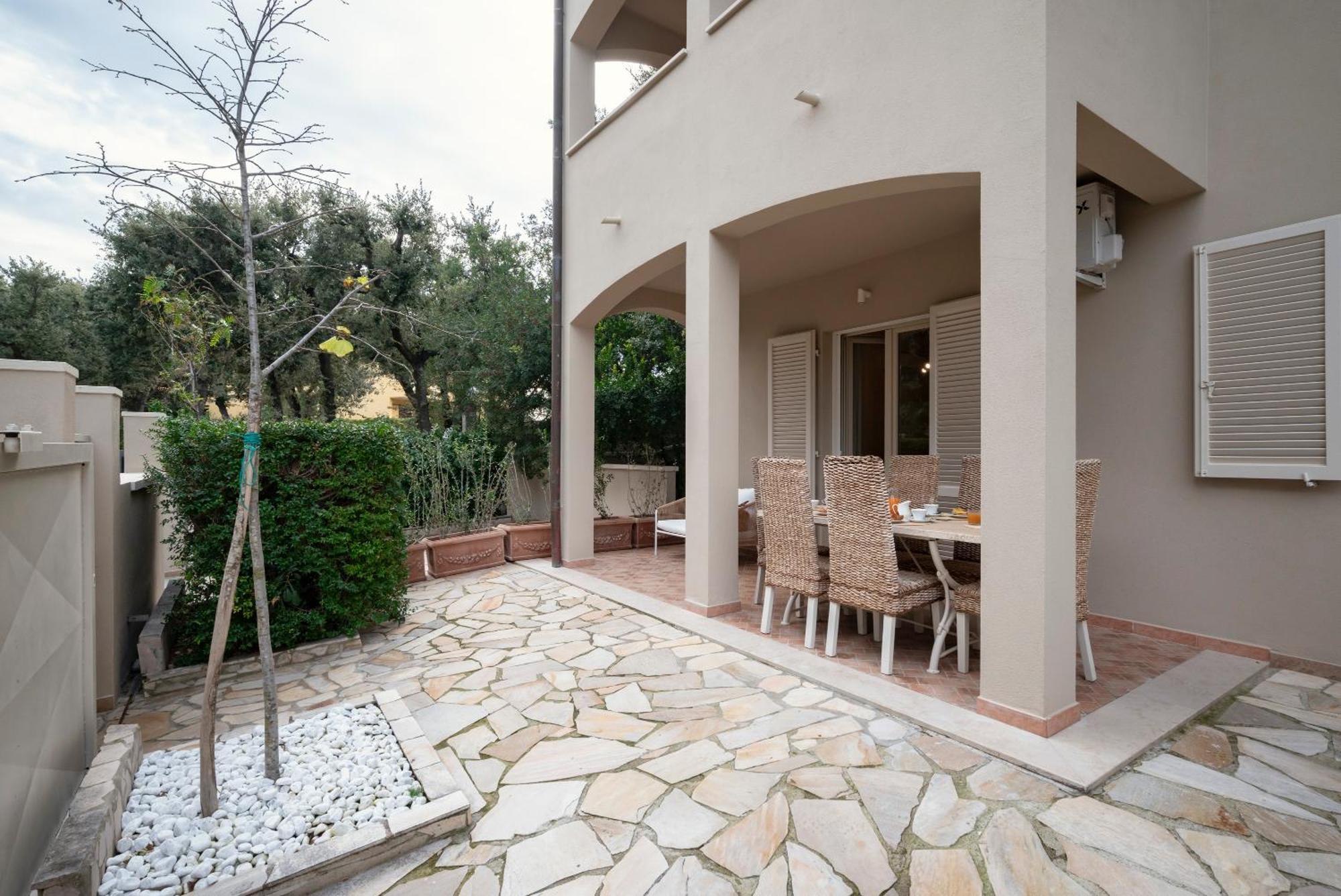 Zefiro Apartments Σαν Βιντσέντσο Εξωτερικό φωτογραφία